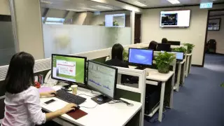 Вслед за отпусками без содержания последуют увольнения казахстанцев - эксперт