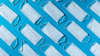 Рассылку о зараженных коронавирусом масках прокомментировали в Минздраве