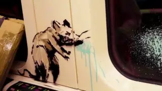 Бэнкси показал, как рисует в вагонах метро крыс