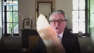 "Рокко, убери свой хвост!" Кошка шотландского депутата прервала его конференцию