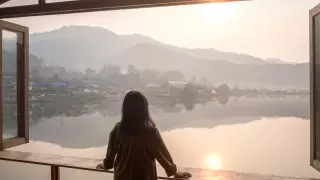 12-летнюю девочку выдали замуж за 45-летнего мужчину в Индонезии