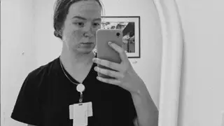 Задетая регулярным негативом медсестра обратилась к казахстанцам