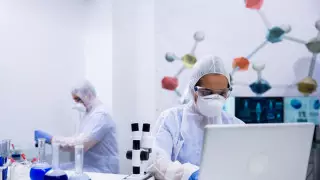 Три страны обвинили Россию в кибератаках против разработчиков вакцины от COVID-19