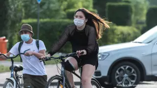 Какие маски лучше защищают от коронавируса, рассказала доктор