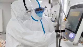 Московские врачи вылетели в Казахстан на борьбу с пандемией