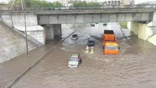Ливень и град: в Семее устраняют последствия непогоды