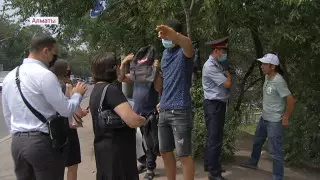Телеканал показал, как выявляют нарушителей масочного режима в Алматы