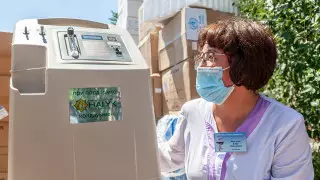 Благотворительный фонд "Халык" передал Атырауской области медоборудование и препараты