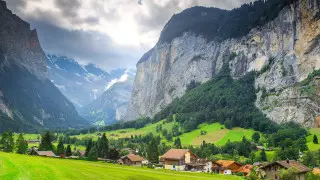 Швейцария ввела 10-дневный карантин для казахстанцев