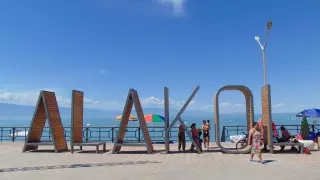 Озеро Алаколь закрыли для отдыхающих