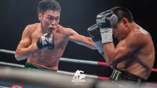 Казахстанский боксер сенсационно проиграл и потерял титулы от WBA, WBO и IBF