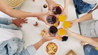 "Побег медиков с вечеринки" прокомментировали санврачи Алматы