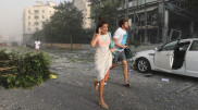 Появилось видео взрыва в Бейруте, снятое очевидцами перед гибелью