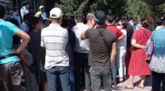 Продавцы рынков собрались у акимата в Алматинской области