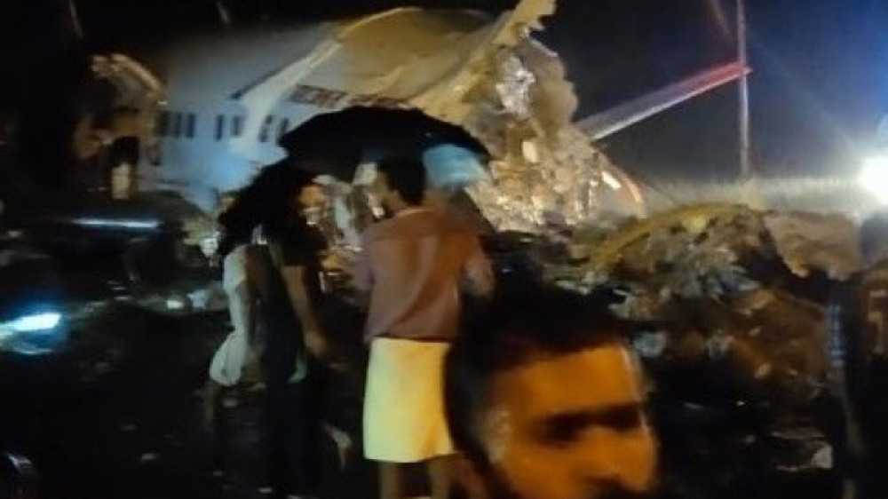 Число погибших в авиакатастрофе в Индии выросло до 18