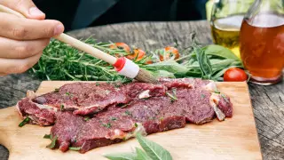 Врач рассказала, кто живет дольше - мясоеды или вегетарианцы