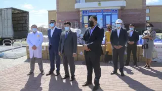 АО "Аралтуз" и ТОО "Аралсода" закупили медоборудование для районной больницы