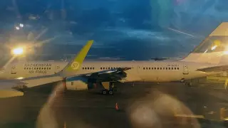 Казахстанский самолет с "оторванным" крылом заметили в Новосибирске