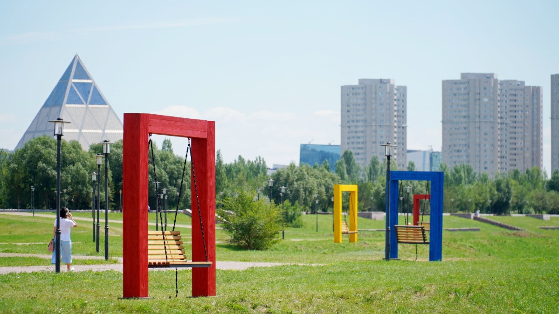 Нурсултан баскетбольная площадка под мостом