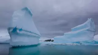 Необычно горячую точку обнаружили в Антарктиде