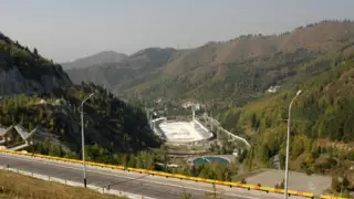 Юрист заявил, что земли Медеу, Шымбулака и Бутаковки отдали в частные руки