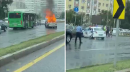 Горящее авто протаранило патруль в Алматы: погиб водитель