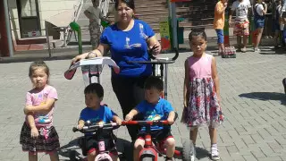 "Младшей 2 месяца". Пятеро детей остались без мамы из-за коронавируса в Алматинской области