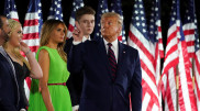 Трамп пообещал отправить на Луну женщину и водрузить флаг на Марсе
