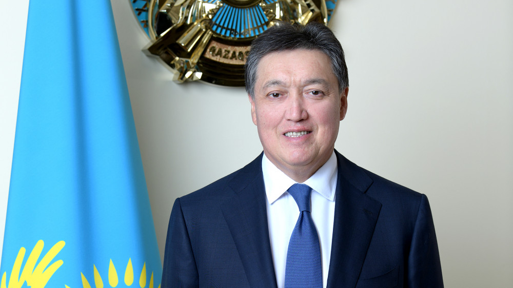 Мамин поздравил казахстанцев с Днем Конституции