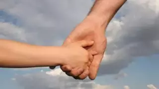 Мужчина увел 7-летнего мальчика со двора в ВКО