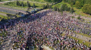 100-тысячный митинг в Минске: к резиденции Лукашенко подошли БТРы