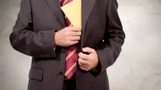 Как госслужащих: изменить наказание для банкиров-взяточников предложил Шпекбаев