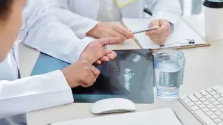 О причинах возникновения неизвестной пневмонии в Алматы рассказал Бекшин