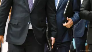 Госслужащих ждет сокращение: на сколько повысят зарплату оставшимся