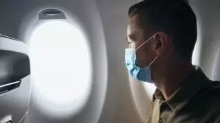 Иностранца наказали за отказ надевать маску в самолете Нур-Султан - Алматы