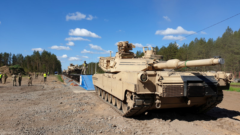 Американский танк Abrams на полигоне имени генерала Сильвестраса Жукаускаса в Пабраде. © Reuters