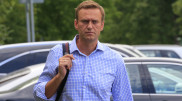 Навального вывели из комы