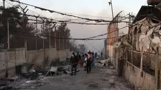 Крупнейший лагерь мигрантов сгорел в Греции