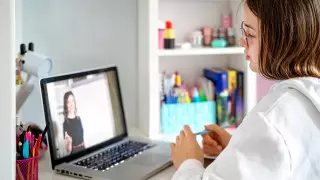 В МОН ответили депутатам о деньгах на дистанционку