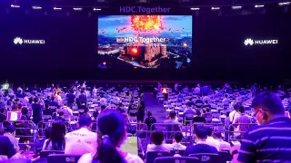 Huawei анонсировал новые технологии для разработчиков, способные обеспечить более универсальный интеллектуальный опыт работы 