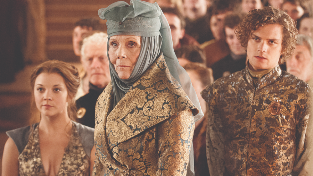 Дайана Ригг (в центре) в сериале "Игра престолов". © HBO
