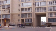 Возведенный в Нур-Султане "умный дом" начал рассыпаться - телеканал
