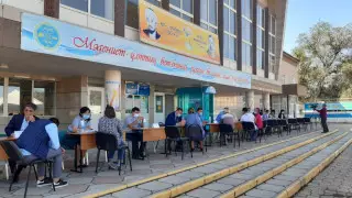 В Жамбылской области чиновники провели выездные приемы граждан