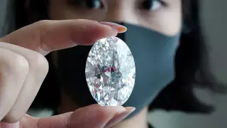 Редкий овальный бриллиант выставили на аукцион Sotheby’s