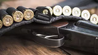 Надгробия обстреляли дробью в Атырау