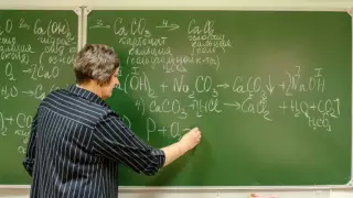 Учителя остались без зарплаты из-за долгов по налогам в Экибастузе