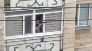 "Мешали отдыхать": житель Кокшетау расстрелял птиц с балкона