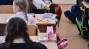 "Мы все хотим, чтобы дети снова ходили в школу" - глава ВОЗ