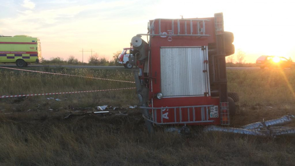 Пожарная машина перевернулась в Уральске: погиб водитель