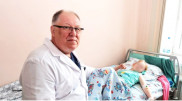 Казахстанскую девочку с двумя желудками прооперировали в России